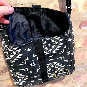 Dakine cross body purse